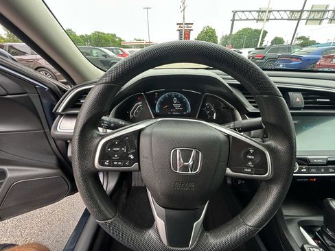 Used 2017 Honda Civic EX image 9