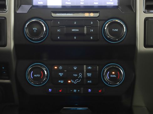 Used 2020 Ford F350 Lariat w/ Lariat Ultimate Package image 19