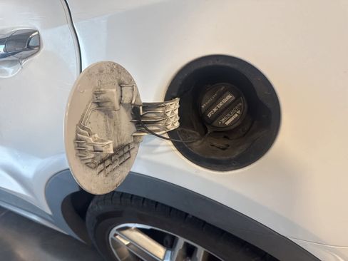 Used 2017 Hyundai Santa Fe Limited w/ Cargo Package image 16