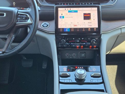 Used 2022 Jeep Grand Cherokee Summit image 16