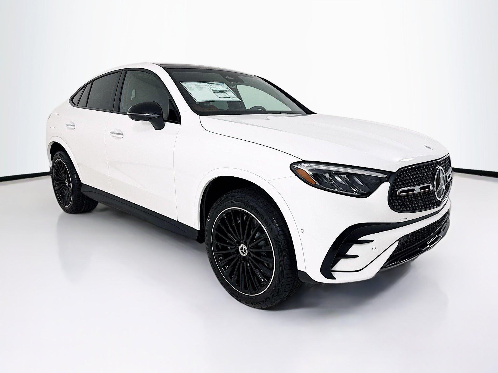 Used 2025 Mercedes-Benz GLC 300 4MATIC image 1