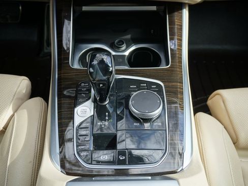 Used 2019 BMW X5 xDrive50i w/ M Sport Package image 31