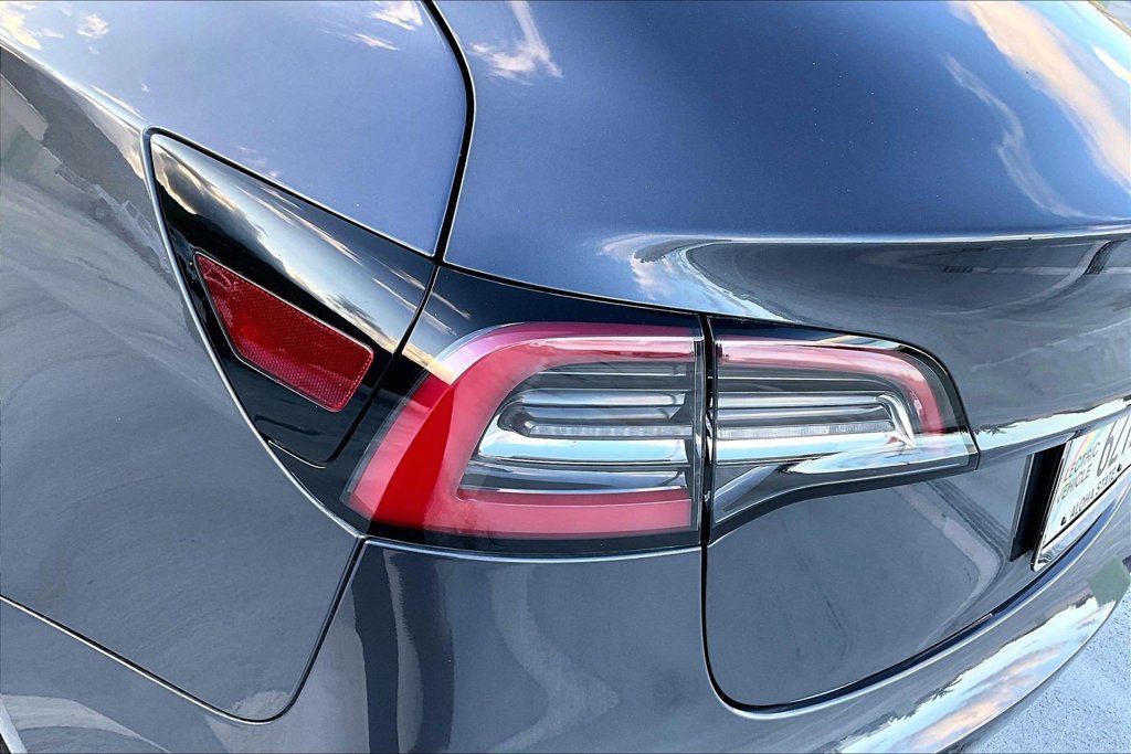 Used 2019 Tesla Model 3 Mid Range RWD image 32