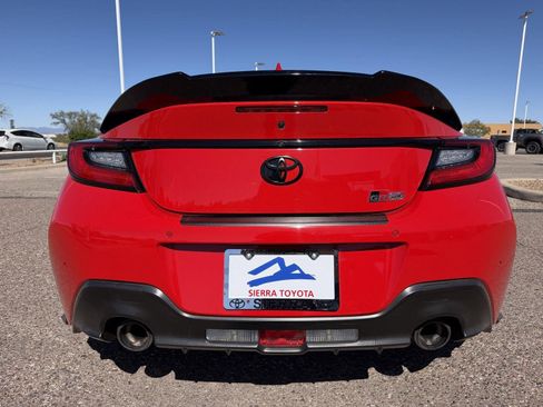 Certified 2022 Toyota GR86 image 5