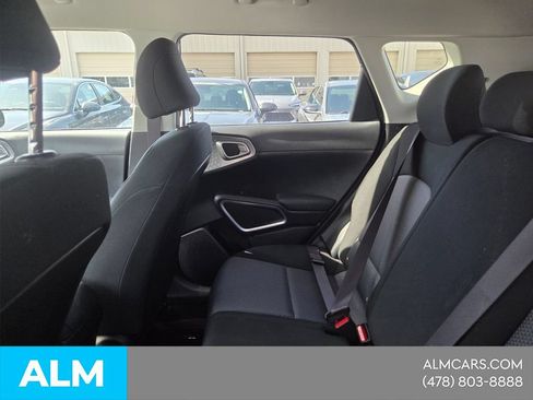 Used 2025 Kia Soul LX w/ LX Technology Package FWD image 4