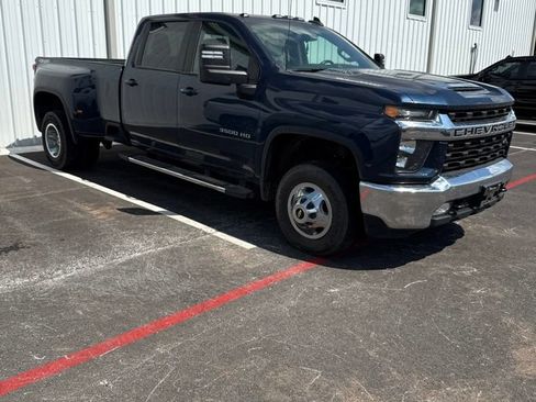 Used 2022 Chevrolet Silverado 3500 LT w/ Convenience Package AWD/4WD image 2