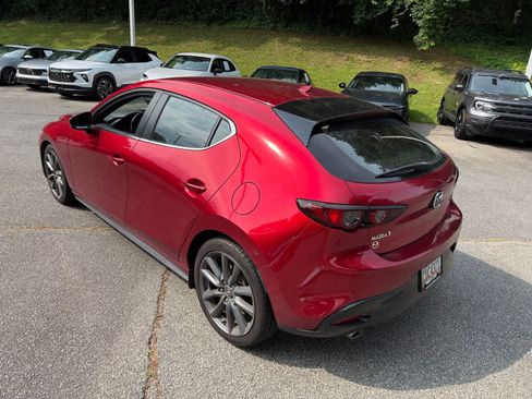 Used 2019 MAZDA MAZDA3 Hatchback w/ Preferred Package FWD image 9
