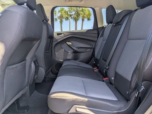 Used 2018 Ford Escape SE w/ SE Sync 3 Package FWD image 17