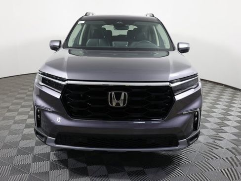 New 2025 Honda Pilot Touring image 2