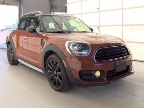 Used 2017 MINI Cooper Countryman ALL4 AWD/4WD image 2