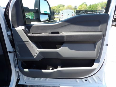 Used 2024 Ford F550 2WD Crew Cab Super Duty image 38