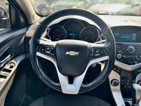 Used 2014 Chevrolet Cruze LT image 11
