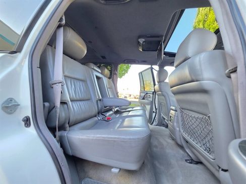 Used 2003 Toyota Land Cruiser w/ Convenience Pkg AWD/4WD image 15