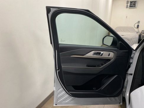 New 2025 Ford Explorer Active w/ Active Comfort Package image 16