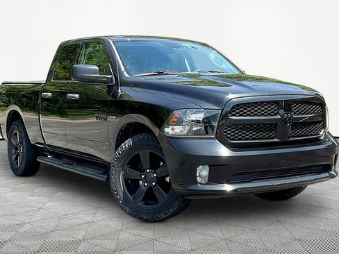 Used 2017 RAM 1500 Express w/ Black Ram 1500 Express Group AWD/4WD image 3