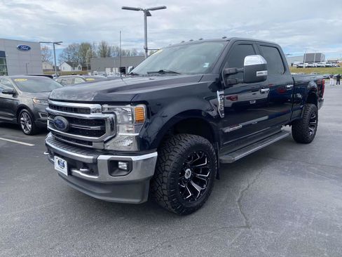 Used 2021 Ford F250 Lariat w/ Chrome Package image 3