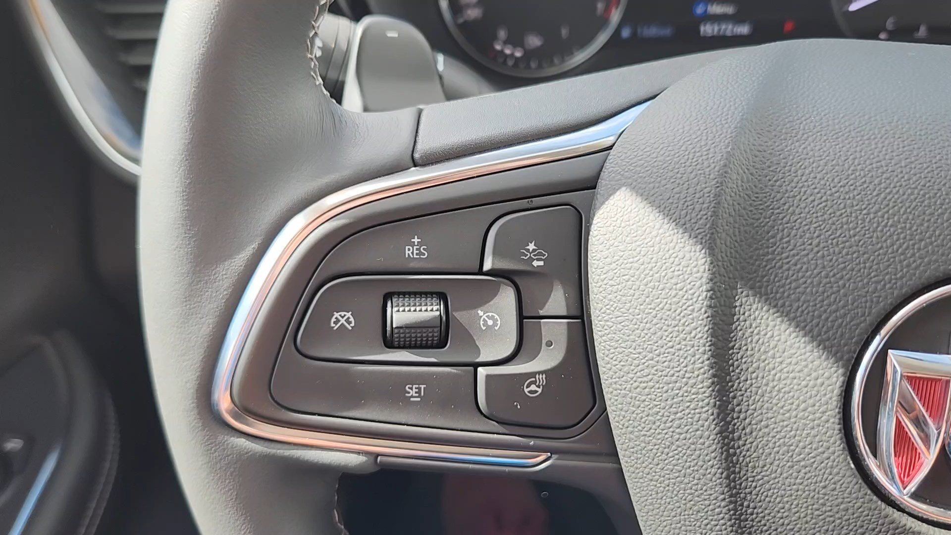 Used 2022 Buick Envision Essence w/ Safety Package AWD/4WD image 12