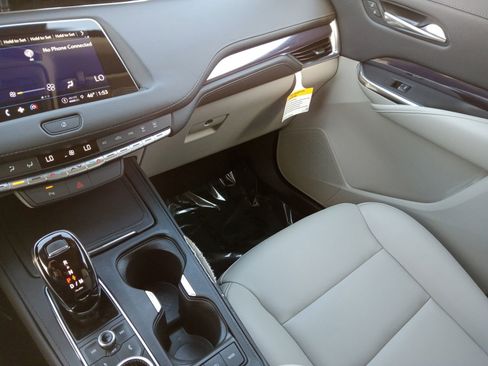 Used 2023 Cadillac XT4 Luxury image 15