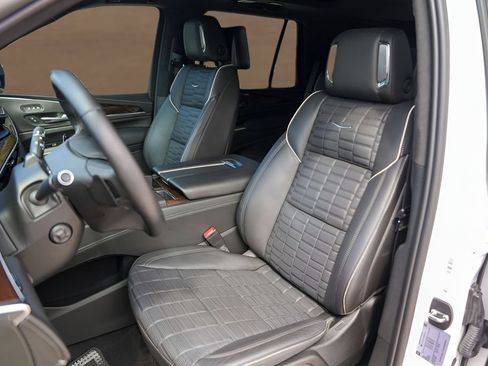 Certified 2023 Cadillac Escalade Sport Platinum RWD image 7