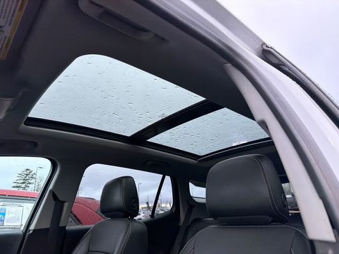 Used 2022 GMC Terrain SLT w/ Infotainment Package II image 33