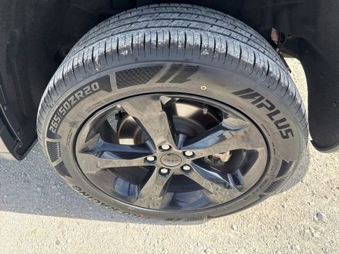 Used 2023 Jeep Grand Cherokee L Altitude image 28