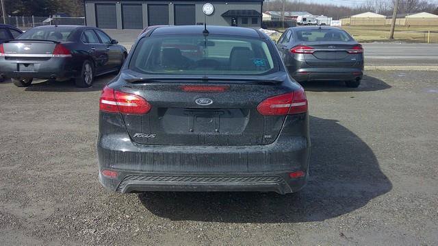 Used 2016 Ford Focus SE w/ SE Sport Package FWD image 4