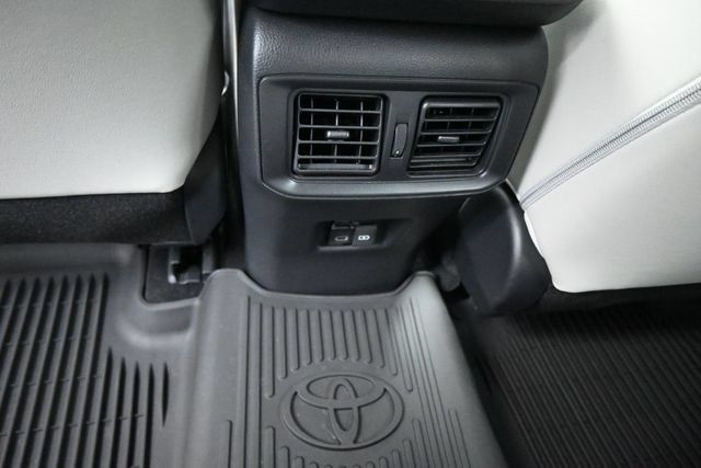 Used 2025 Toyota RAV4 Limited AWD/4WD image 21