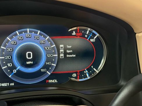 Used 2019 Cadillac Escalade Platinum image 4