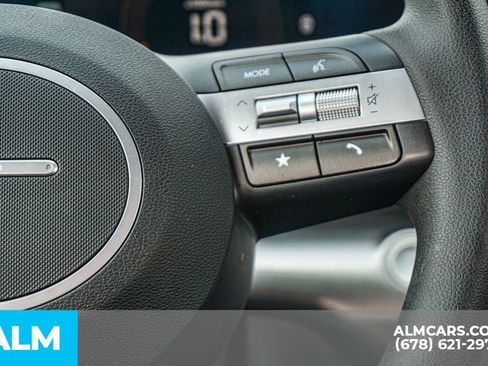 Used 2025 Hyundai Kona SE image 30