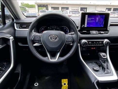 Used 2024 Toyota RAV4 XLE Premium image 6