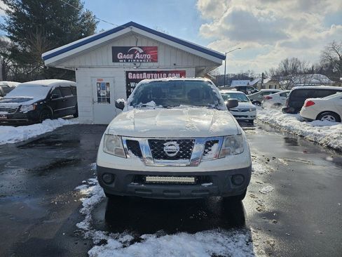 Used 2015 Nissan Frontier S image 2
