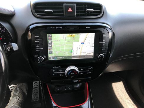 Used 2018 Kia Soul + image 18