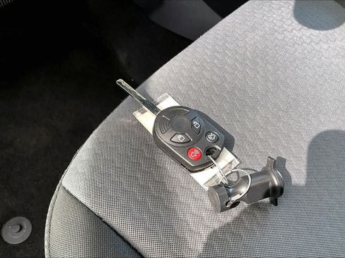 Used 2017 Ford Escape SE w/ Equipment Group 201A FWD image 14