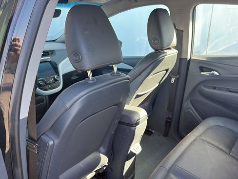 Used 2020 Chevrolet Bolt Premier w/ Infotainment Package image 10