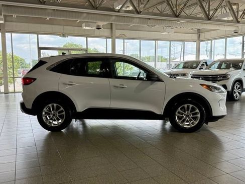 Used 2022 Ford Escape SE w/ Convenience Package FWD image 10