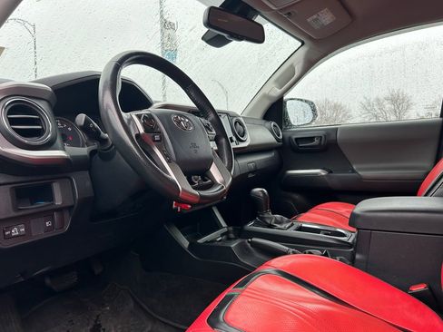 Used 2019 Toyota Tacoma SR5 image 25