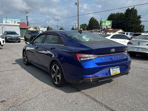 Used 2021 Hyundai Elantra Limited FWD image 3
