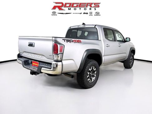 Certified 2021 Toyota Tacoma TRD Off-Road AWD/4WD image 13