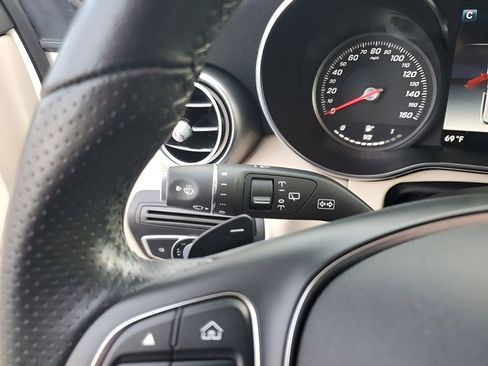 Used 2019 Mercedes-Benz GLC 300 image 35