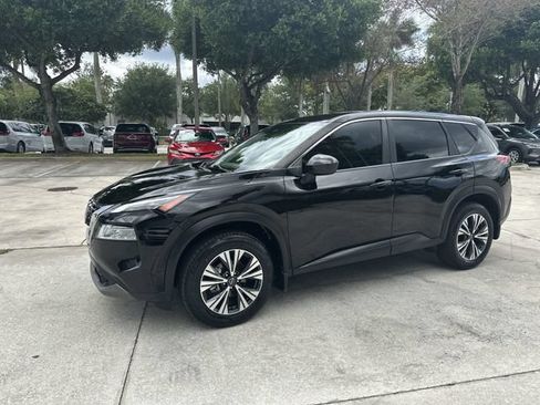 Used 2023 Nissan Rogue SV FWD image 18