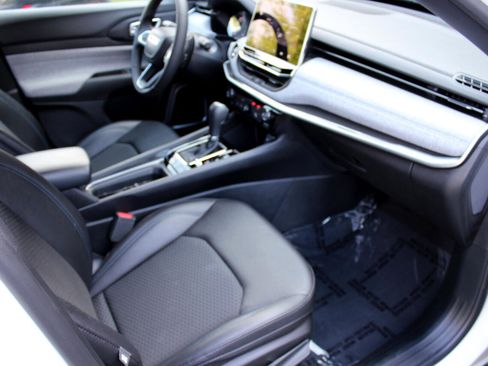 Used 2024 Jeep Compass Latitude image 19