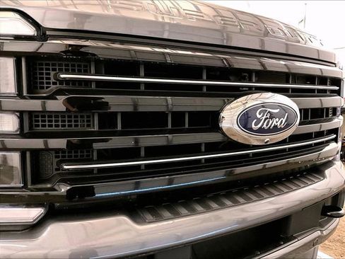Certified 2025 Ford F350 Platinum AWD/4WD image 29
