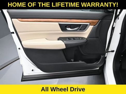 Used 2019 Honda CR-V Touring image 11