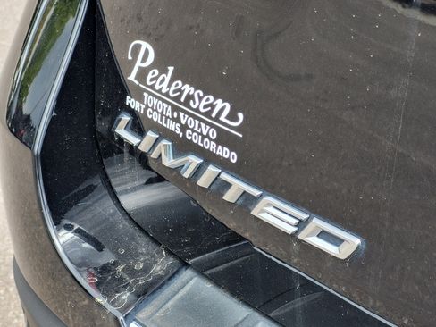 Used 2022 Ford Explorer Limited w/ Equipment Group 301A AWD/4WD image 9