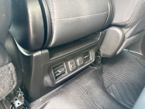 Used 2021 Chevrolet Silverado 2500 LT w/ Convenience Package AWD/4WD image 9