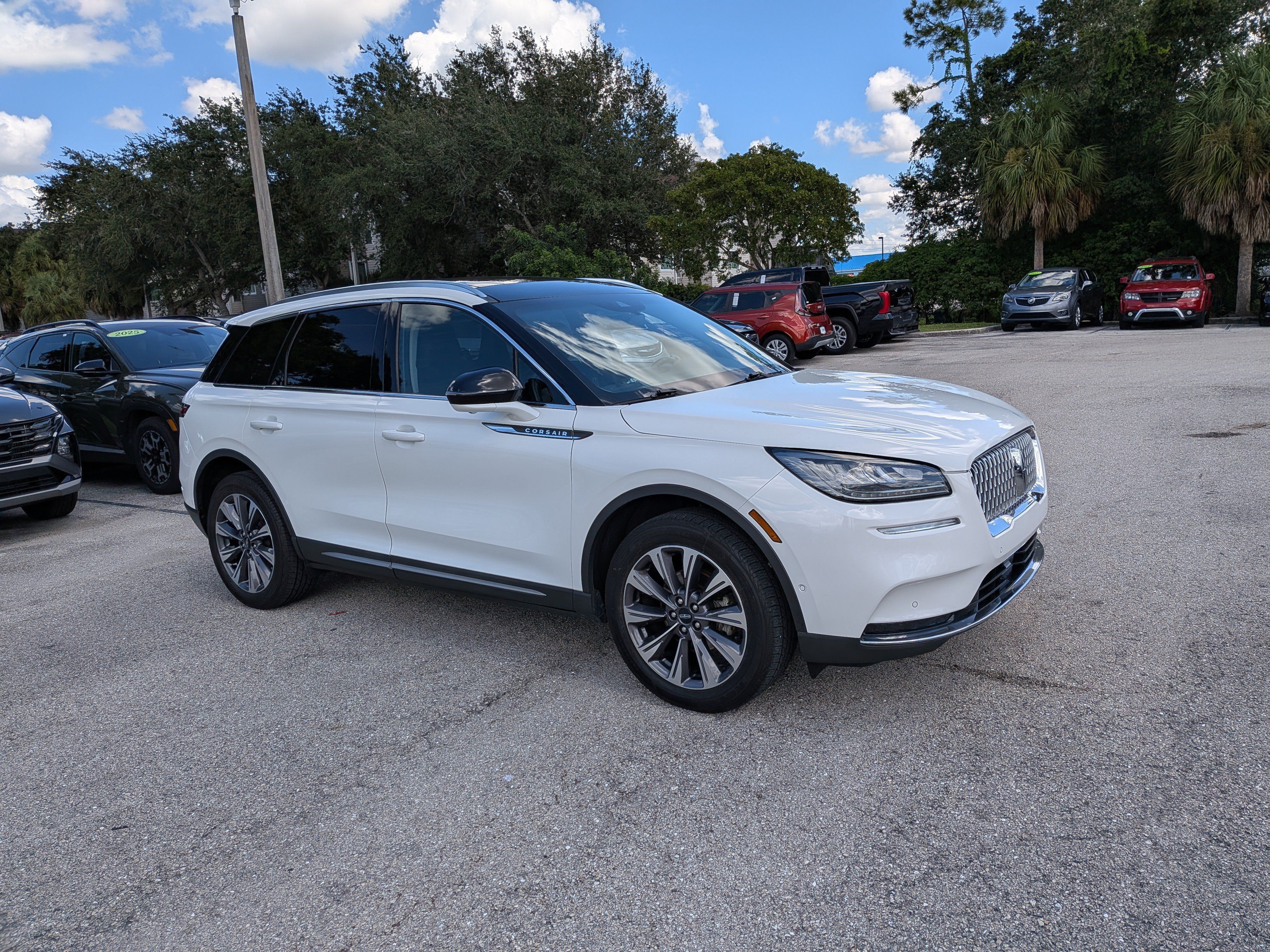 Used 2020 Lincoln Corsair Reserve w/ Equipment Group 201A AWD/4WD image 2