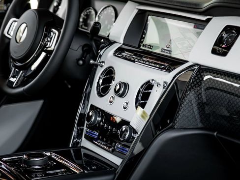 Used 2024 Rolls-Royce Cullinan Black Badge w/ Driver's Package image 16