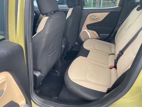 Used 2015 Jeep Renegade Latitude w/ Cold Weather Group II image 12