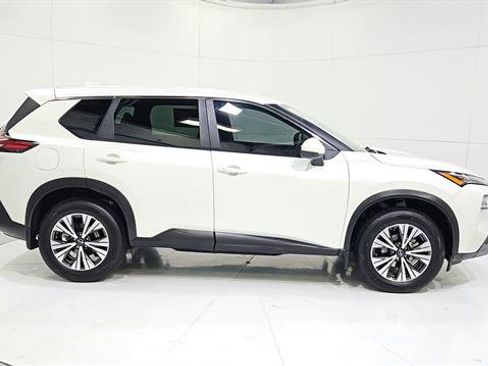 Certified 2022 Nissan Rogue SV FWD image 9