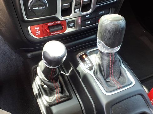 Used 2020 Jeep Wrangler Unlimited Rubicon w/ Quick Order Package 28Y Recon AWD/4WD image 16